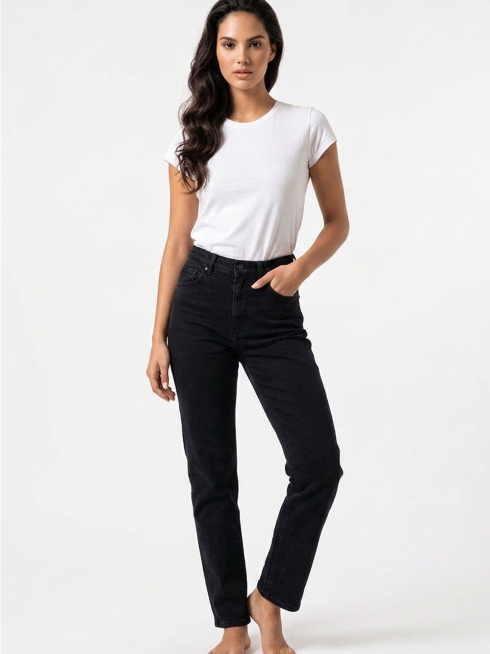 Classic High-Rise Straight Jeans in Black